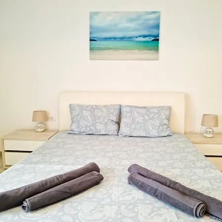 Frontal View - Dream -